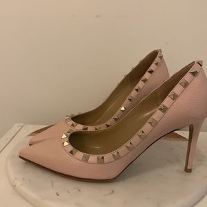 Nearly new Valentino rock stud 85mm pumps. 38.5
